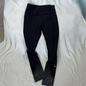 Lululemon black scalloped edge leggings